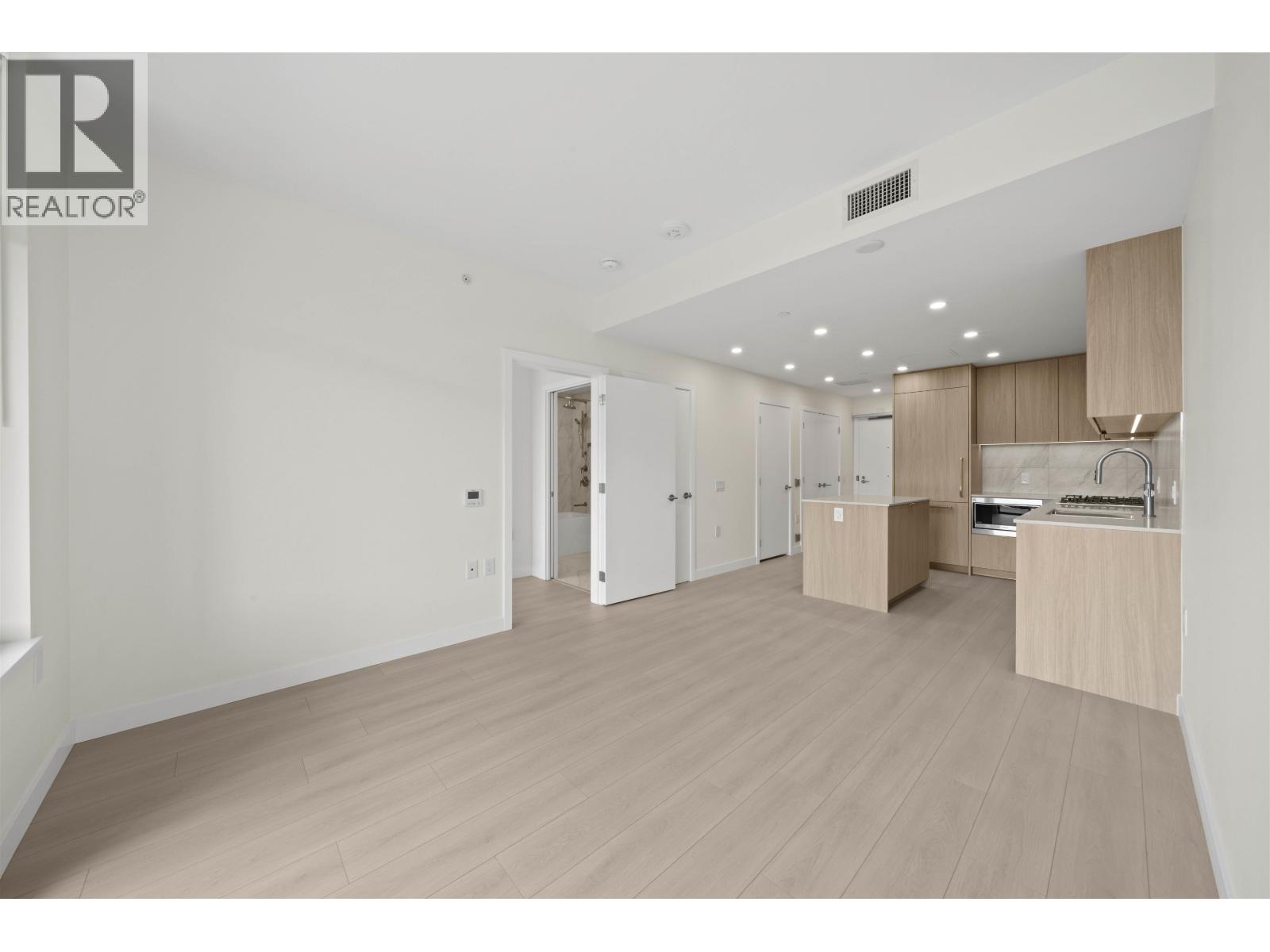 Photo 12 of 906 626 Claremont Street, Coquitlam BC