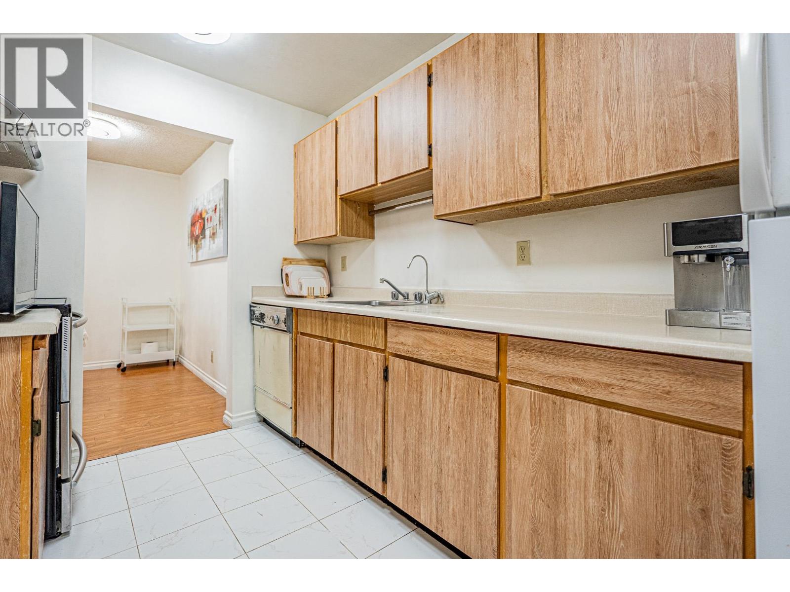 Photo 12 of 203 5471 Arcadia Road, Richmond BC
