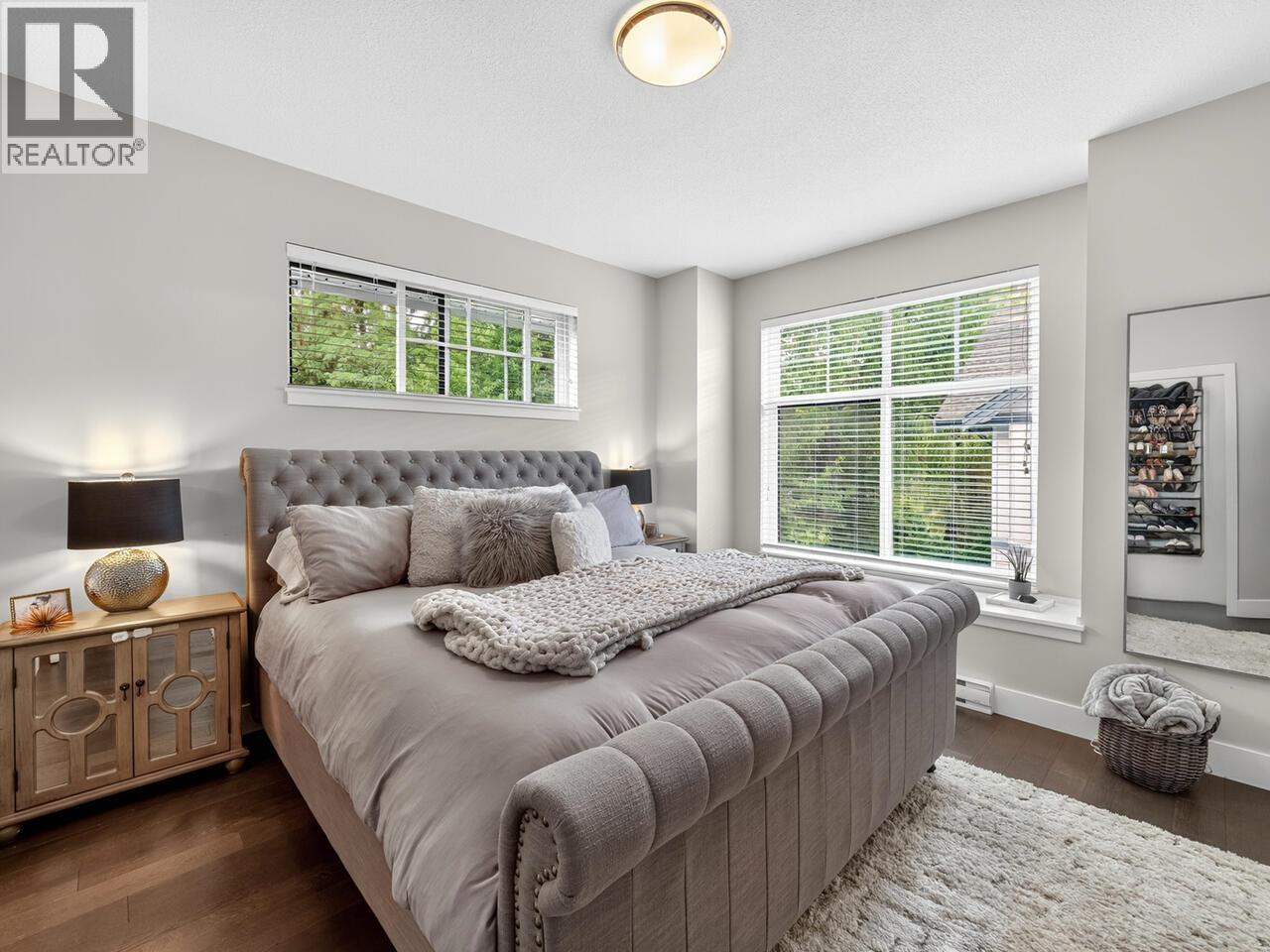 Photo 10 of 6 5068 Savile Row, Burnaby BC