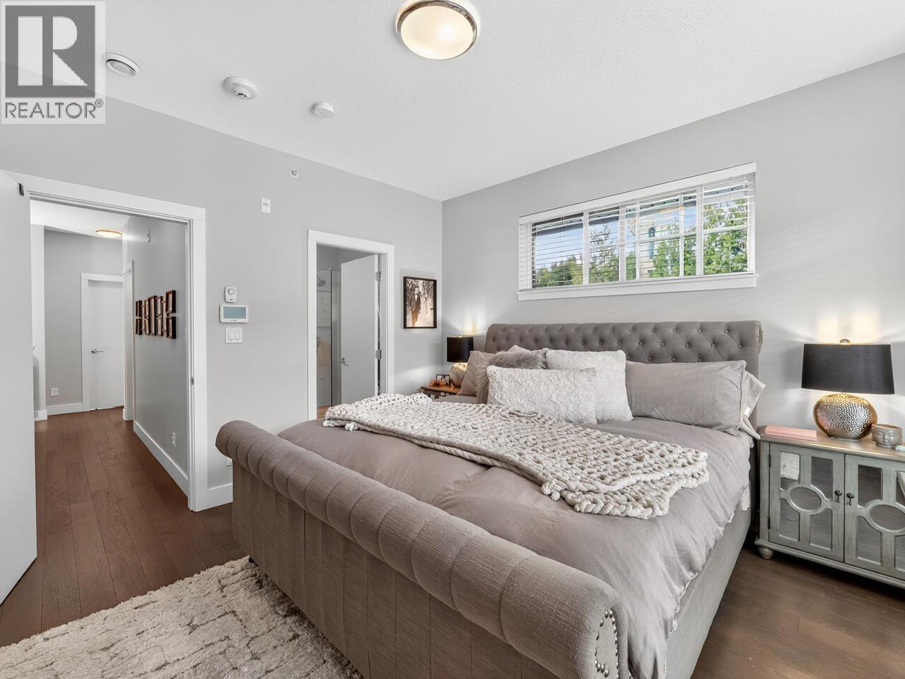 Photo 11 of 6 5068 Savile Row, Burnaby BC