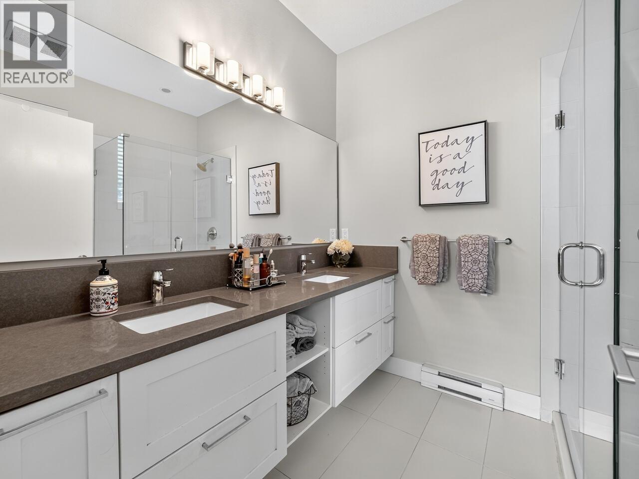 Photo 12 of 6 5068 Savile Row, Burnaby BC