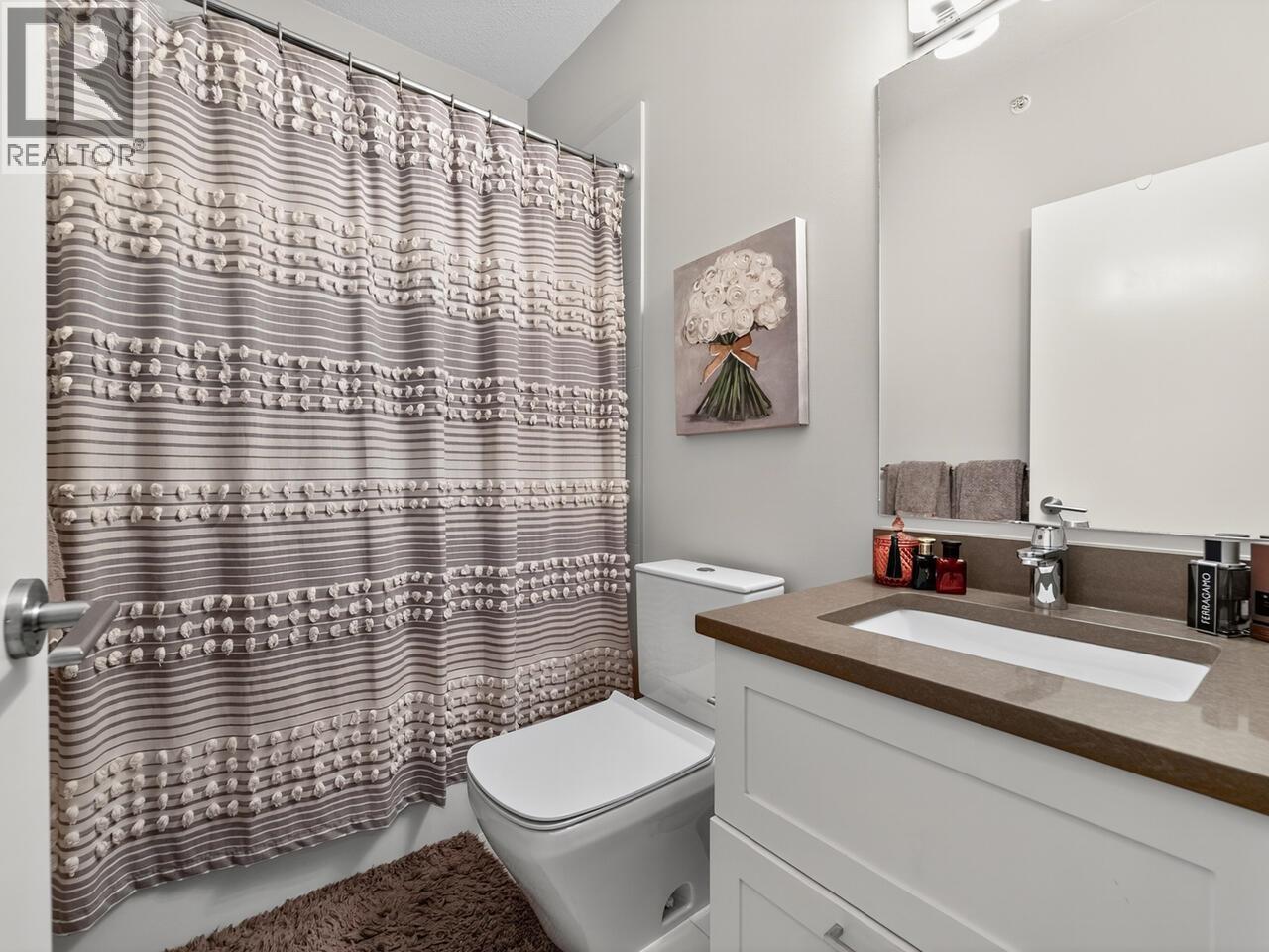 Photo 15 of 6 5068 Savile Row, Burnaby BC