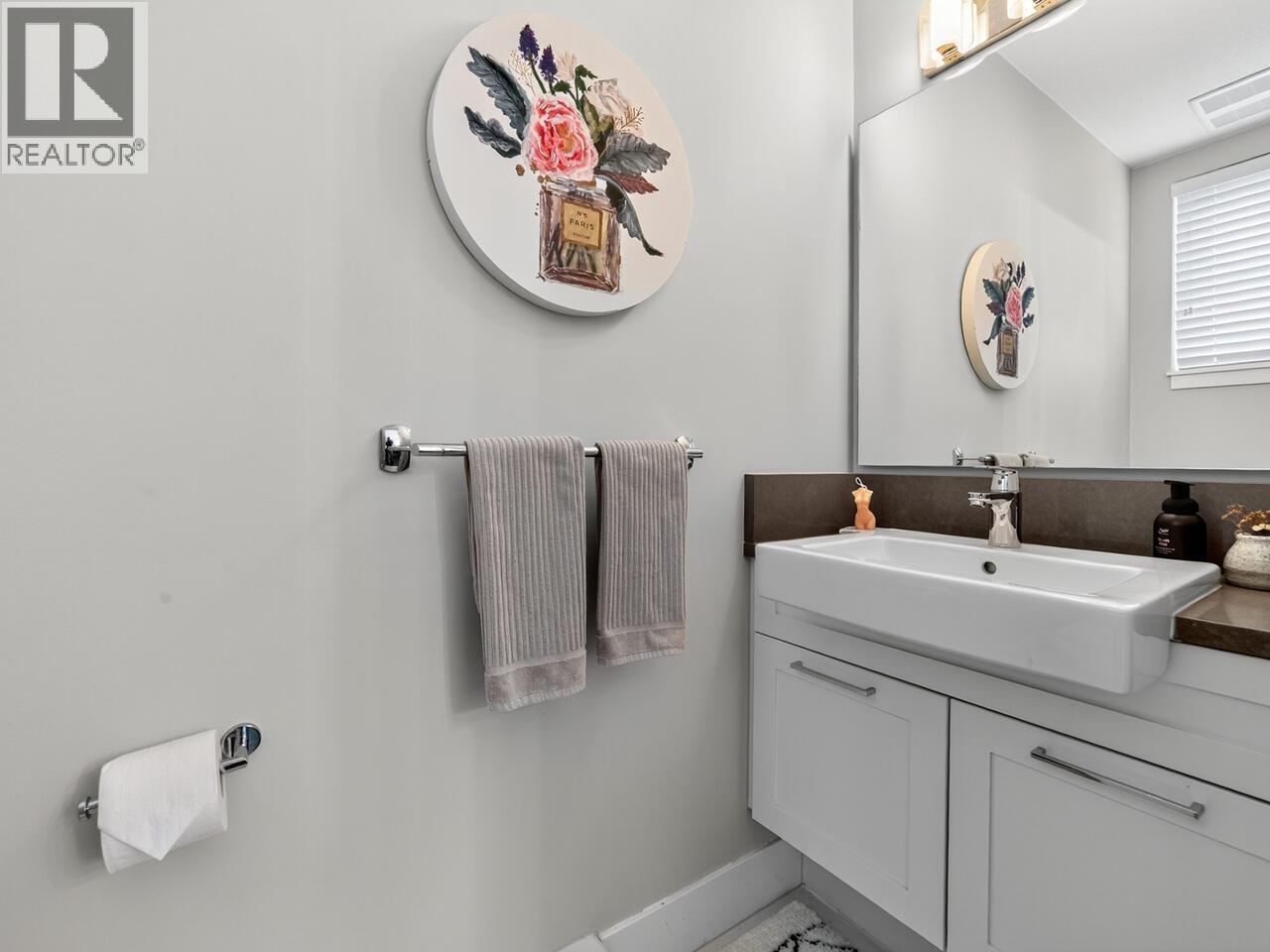 Photo 9 of 6 5068 Savile Row, Burnaby BC