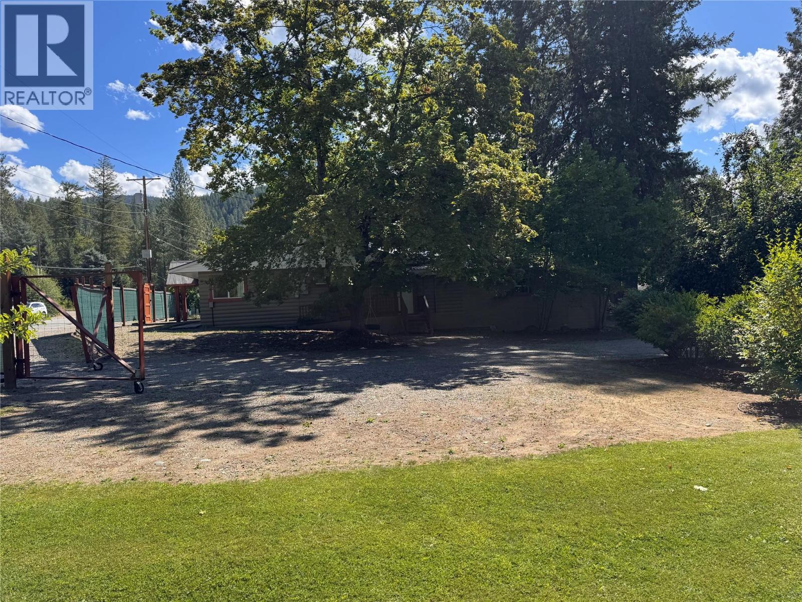 9&11 KINGSLEY Road, Christina Lake