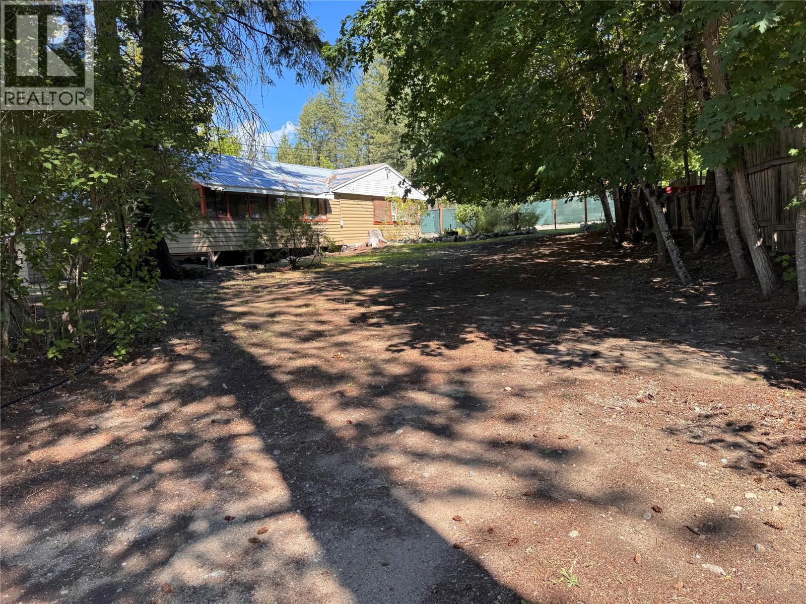 9&11 KINGSLEY Road, Christina Lake
