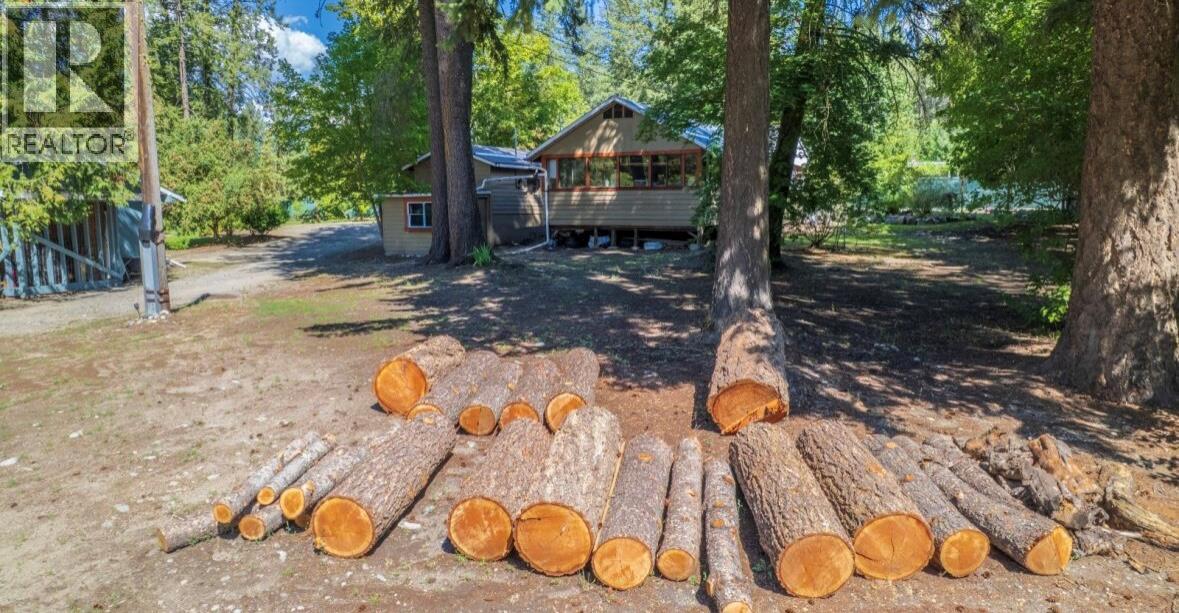9&11 KINGSLEY Road, Christina Lake