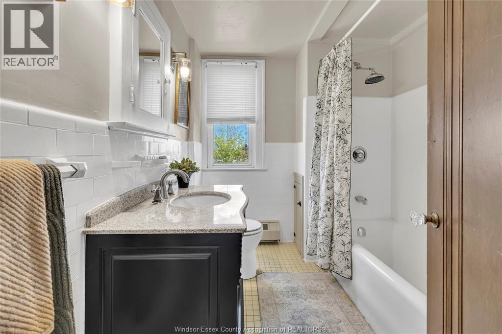 Photo 24 of 2195 Kildare Road, Windsor ON