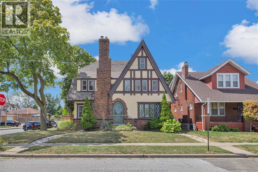 Photo 5 of 2195 Kildare Road, Windsor ON