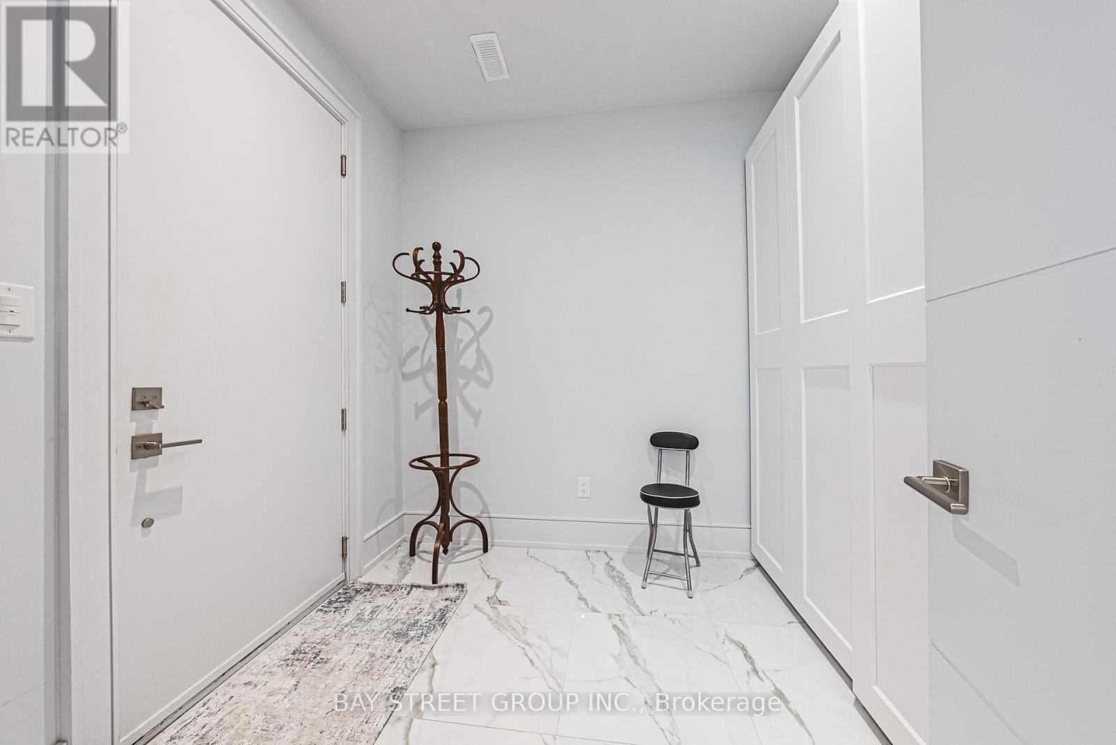 Photo 34 of 2267 Fifth Line W, Mississauga ON