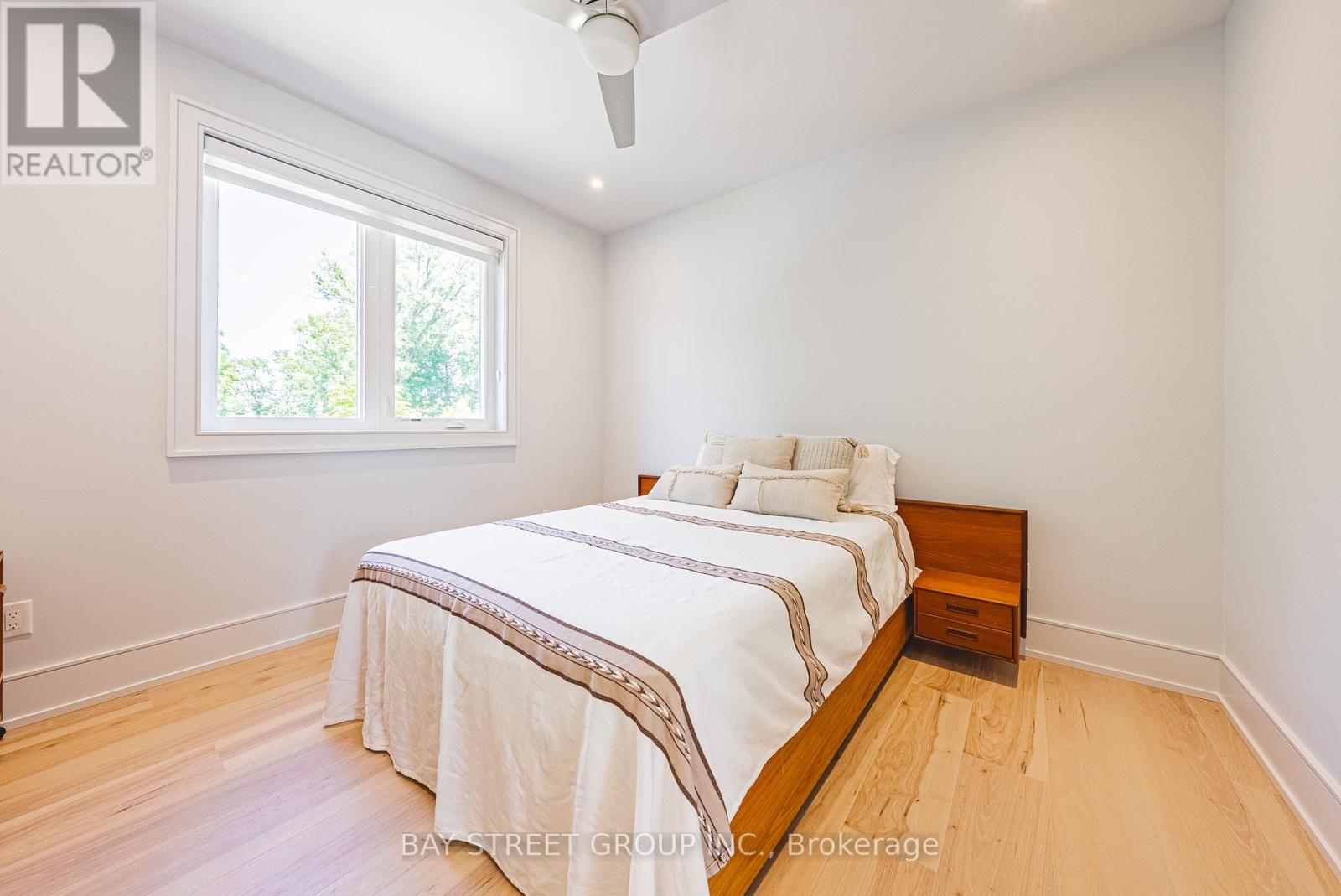 Photo 12 of 2267 Fifth Line W, Mississauga ON