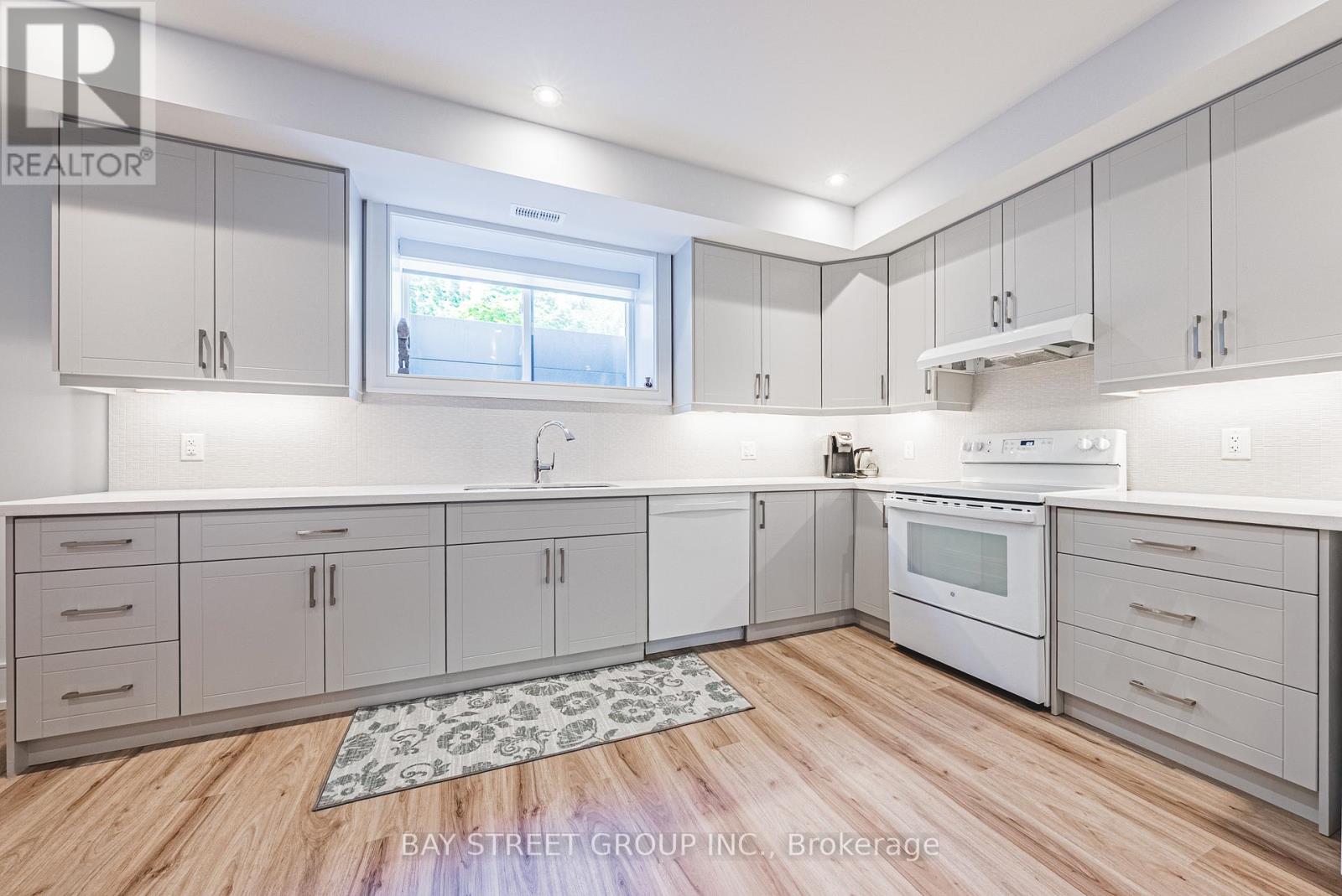 Photo 13 of 2267 Fifth Line W, Mississauga ON