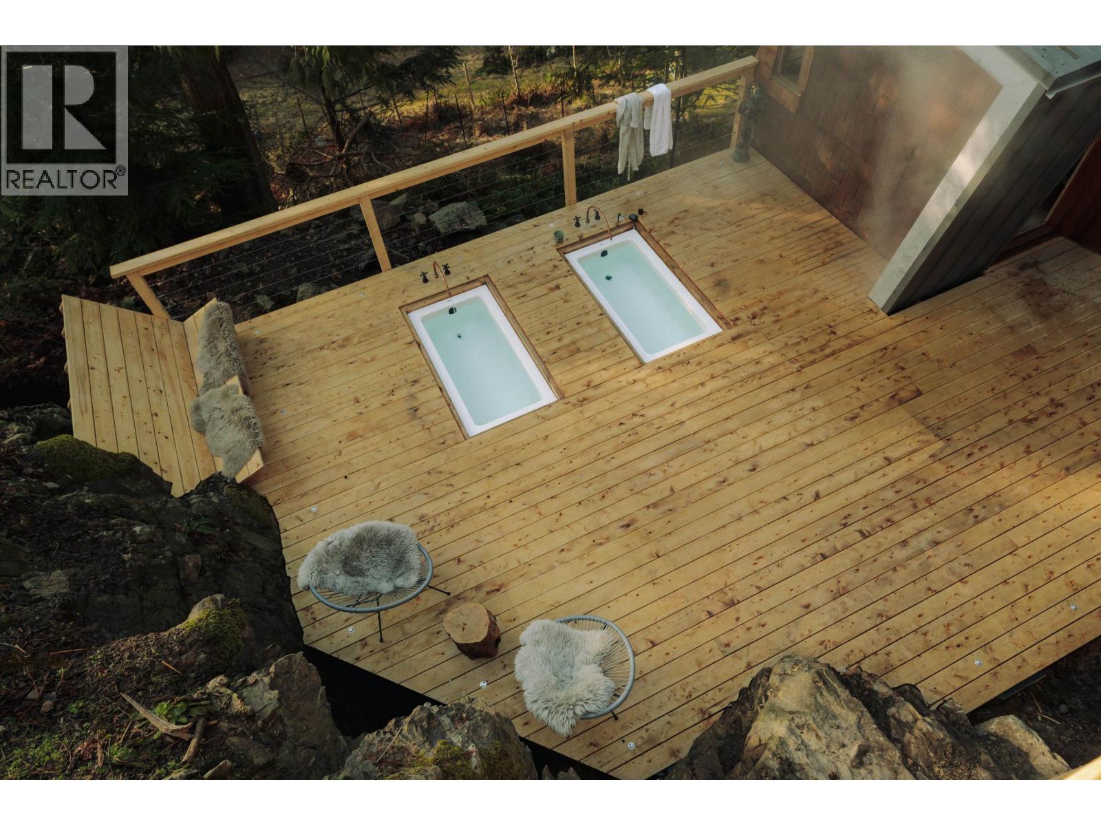 1380 FERNIE ROAD, Bowen Island