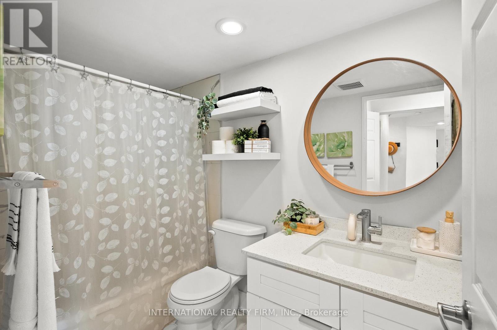 Photo 12 of 1612 4460 Tucana Court, Mississauga ON