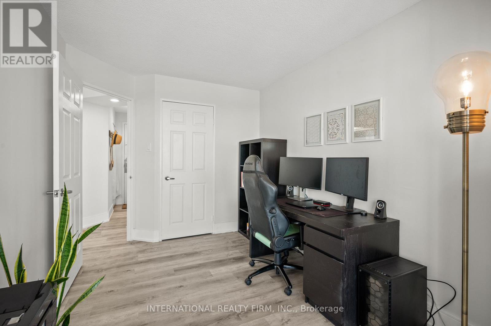 Photo 11 of 1612 4460 Tucana Court, Mississauga ON