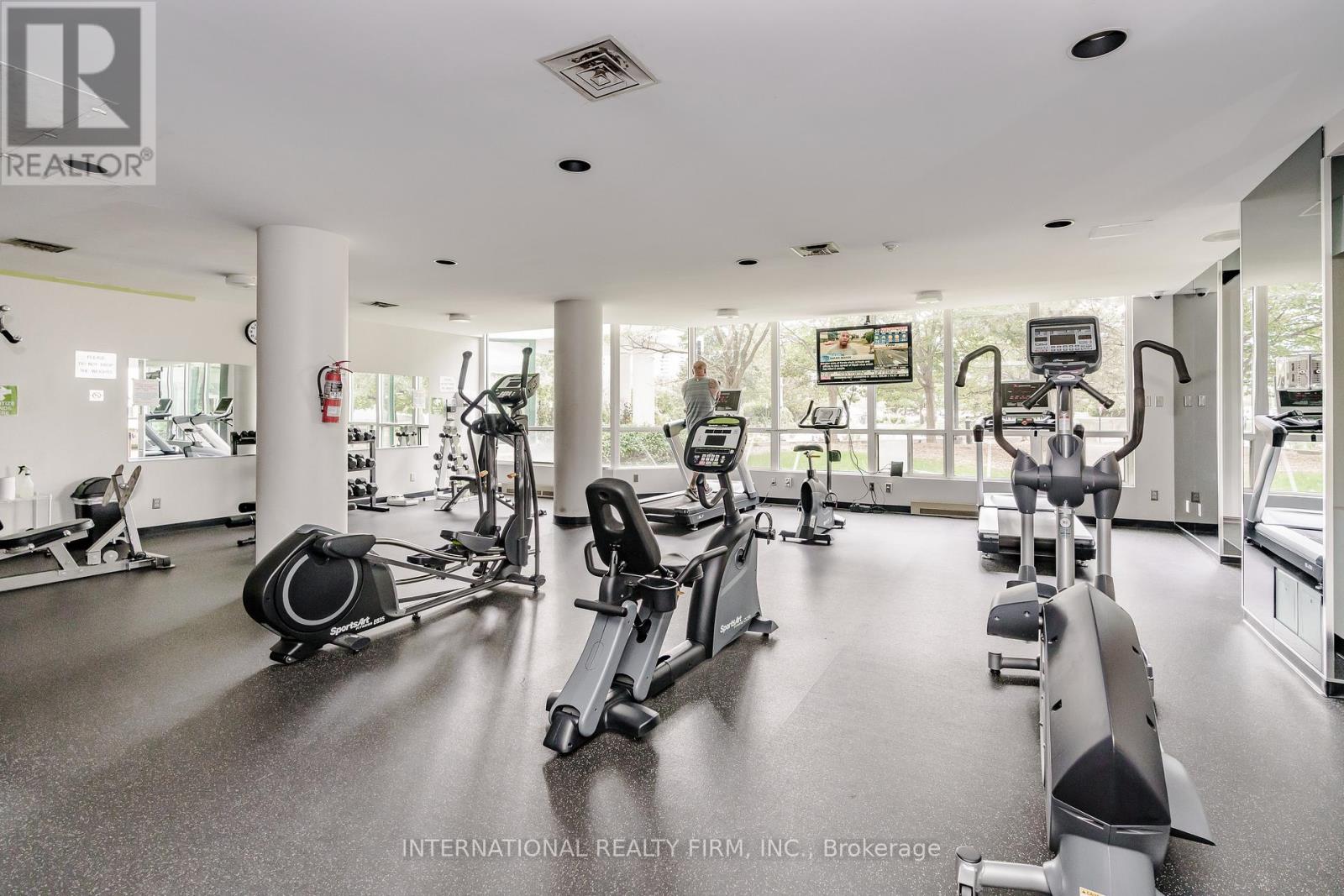 Photo 3 of 1612 4460 Tucana Court, Mississauga ON