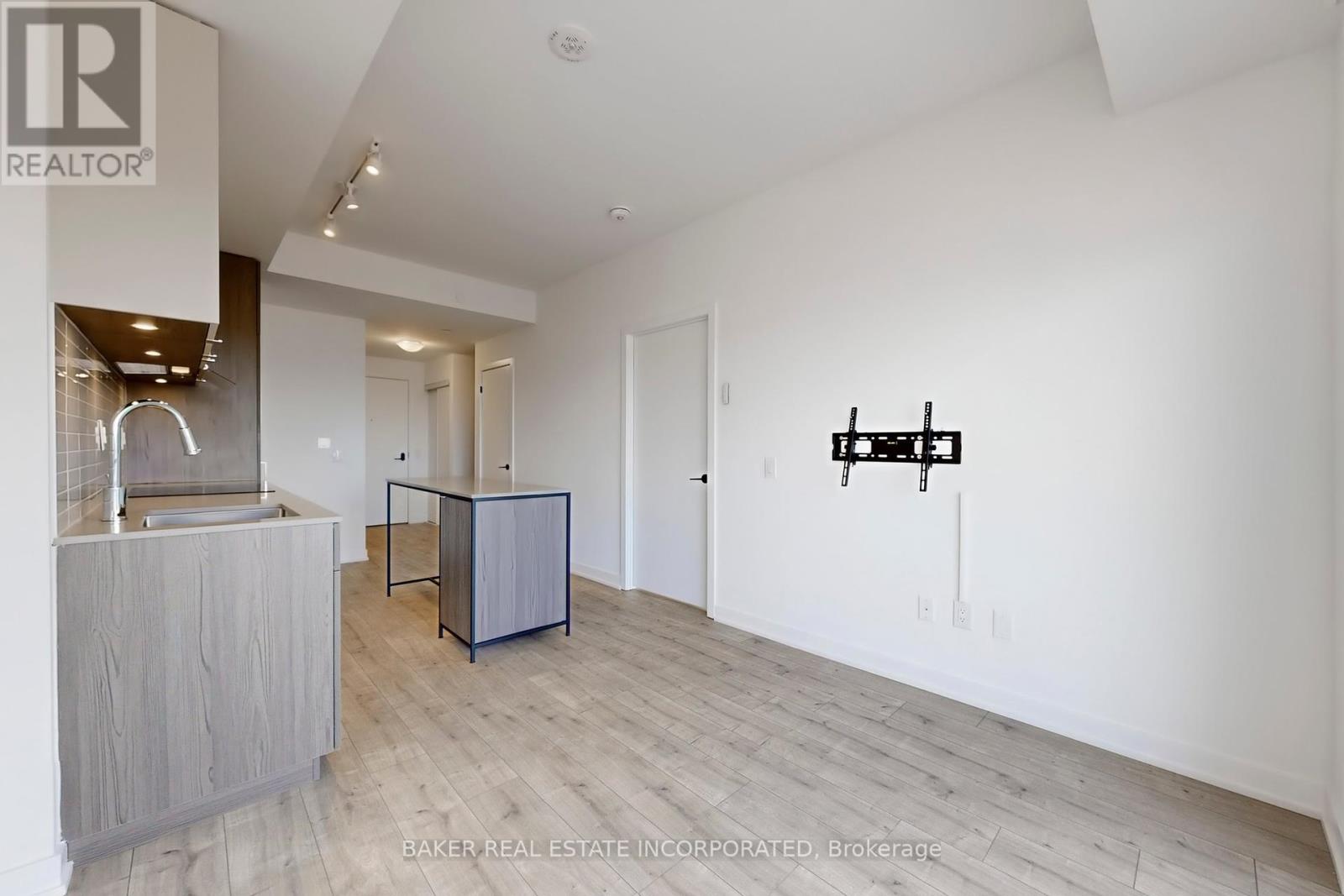 Photo 26 of 815 220 Missinnihe Way, Mississauga ON