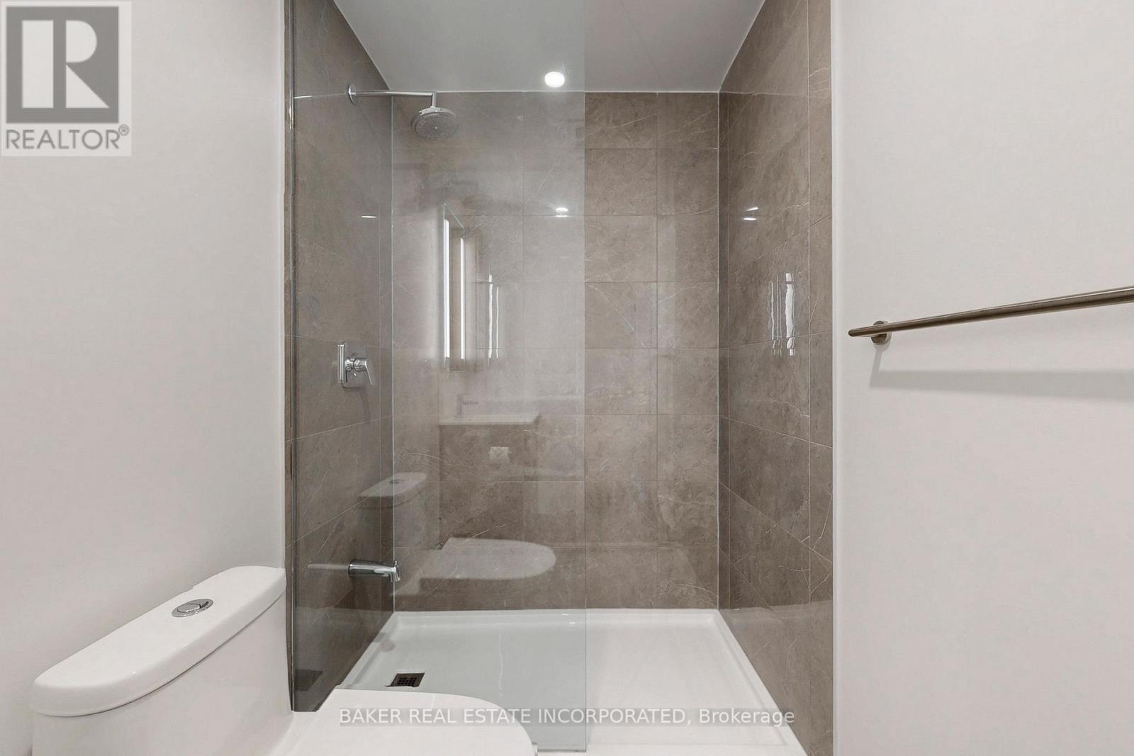 Photo 30 of 815 220 Missinnihe Way, Mississauga ON