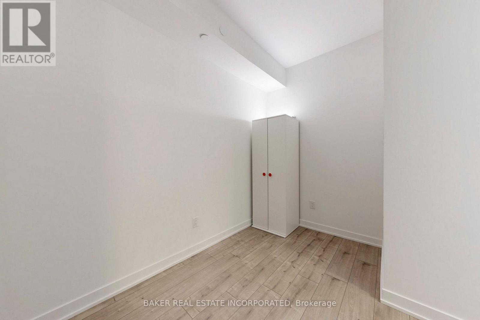 Photo 31 of 815 220 Missinnihe Way, Mississauga ON