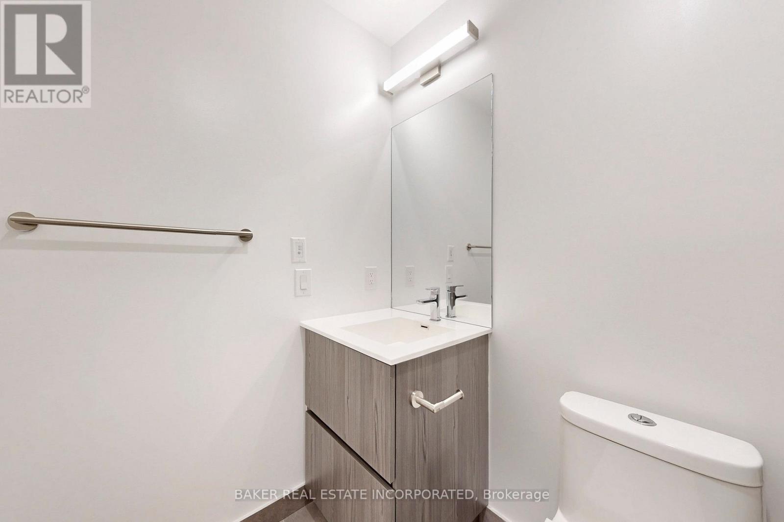 Photo 35 of 815 220 Missinnihe Way, Mississauga ON