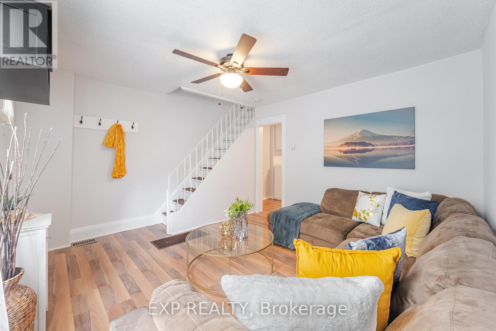 Photo 25 of 214 Silverthorn Avenue, Toronto ON