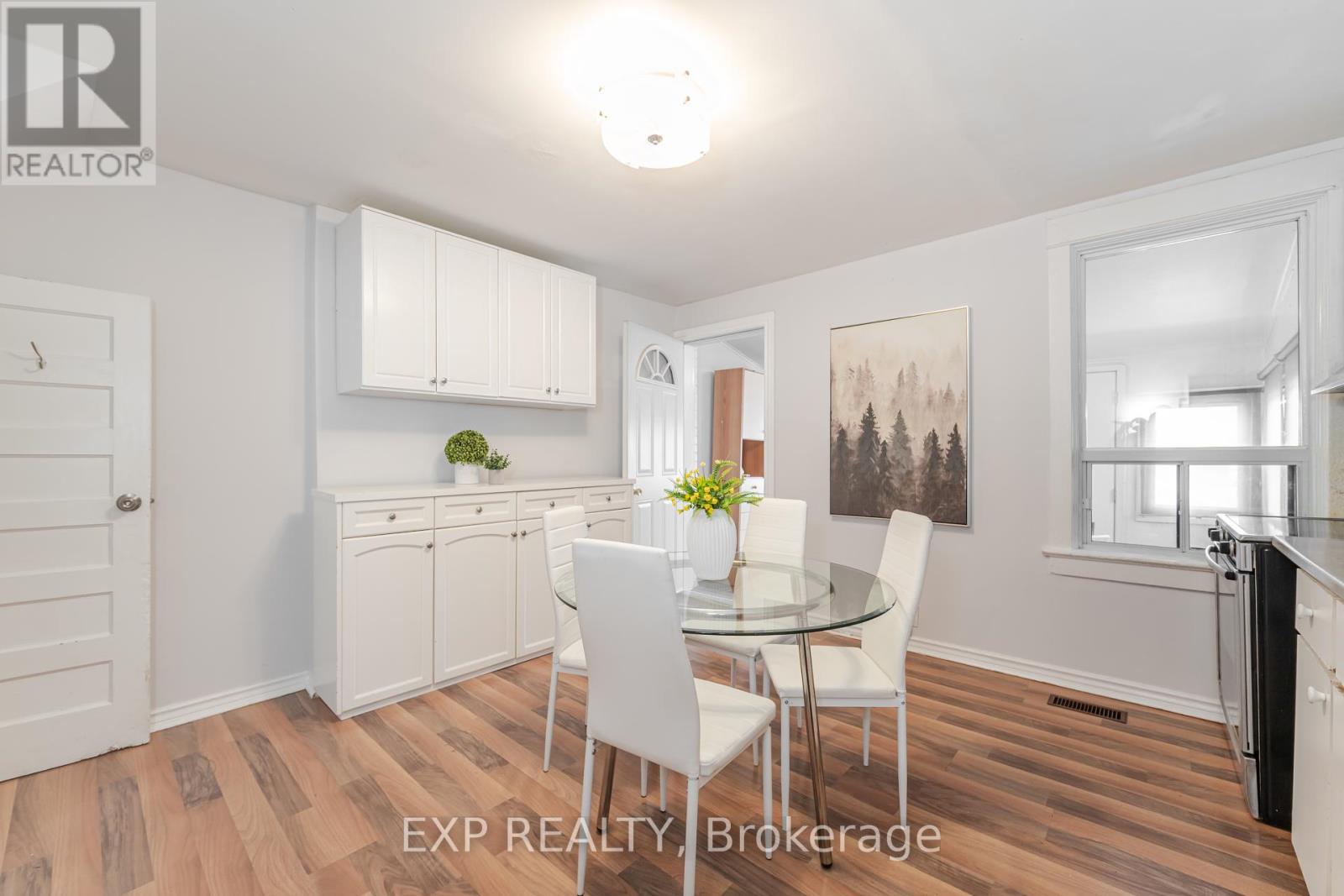 Photo 6 of 214 Silverthorn Avenue, Toronto ON