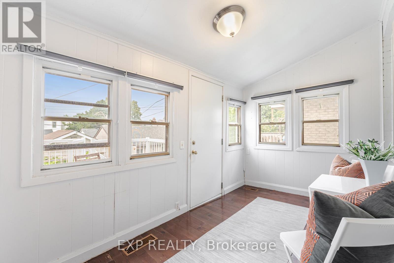 Photo 24 of 214 Silverthorn Avenue, Toronto ON