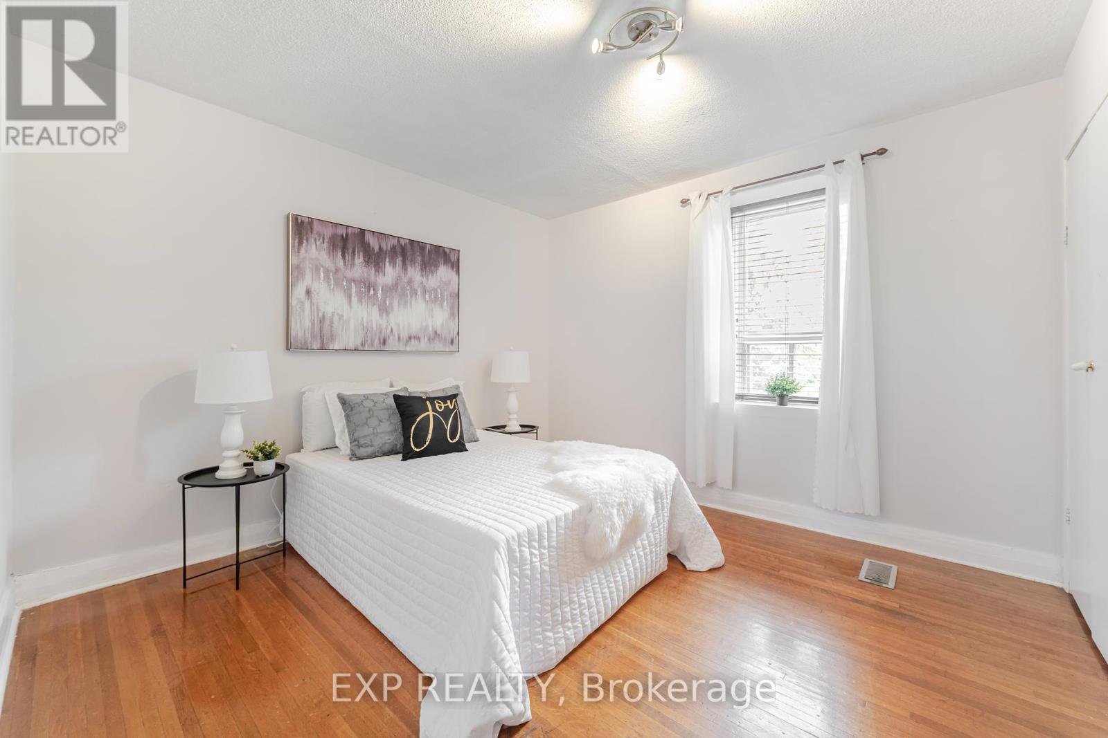 Photo 20 of 214 Silverthorn Avenue, Toronto ON