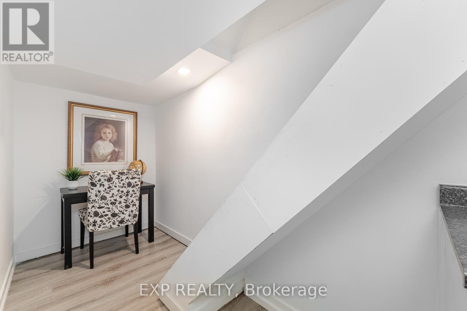 Photo 5 of 214 Silverthorn Avenue, Toronto ON