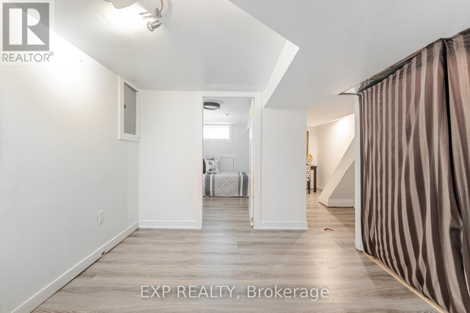 Photo 32 of 214 Silverthorn Avenue, Toronto ON