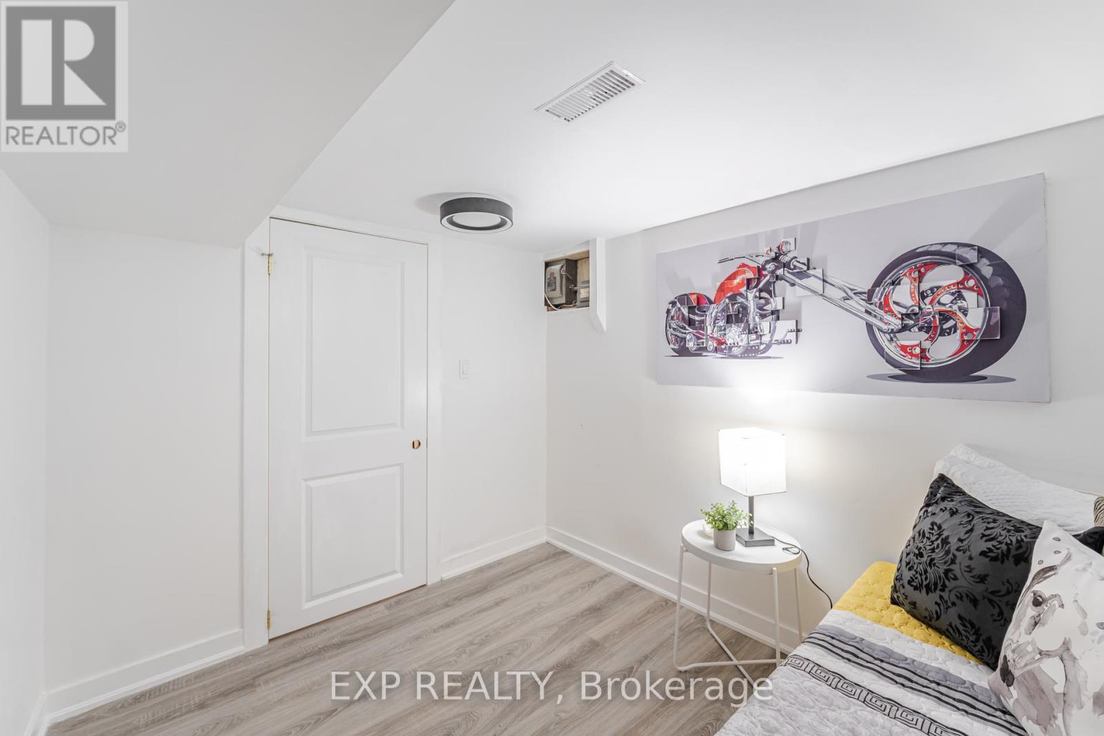 Photo 28 of 214 Silverthorn Avenue, Toronto ON