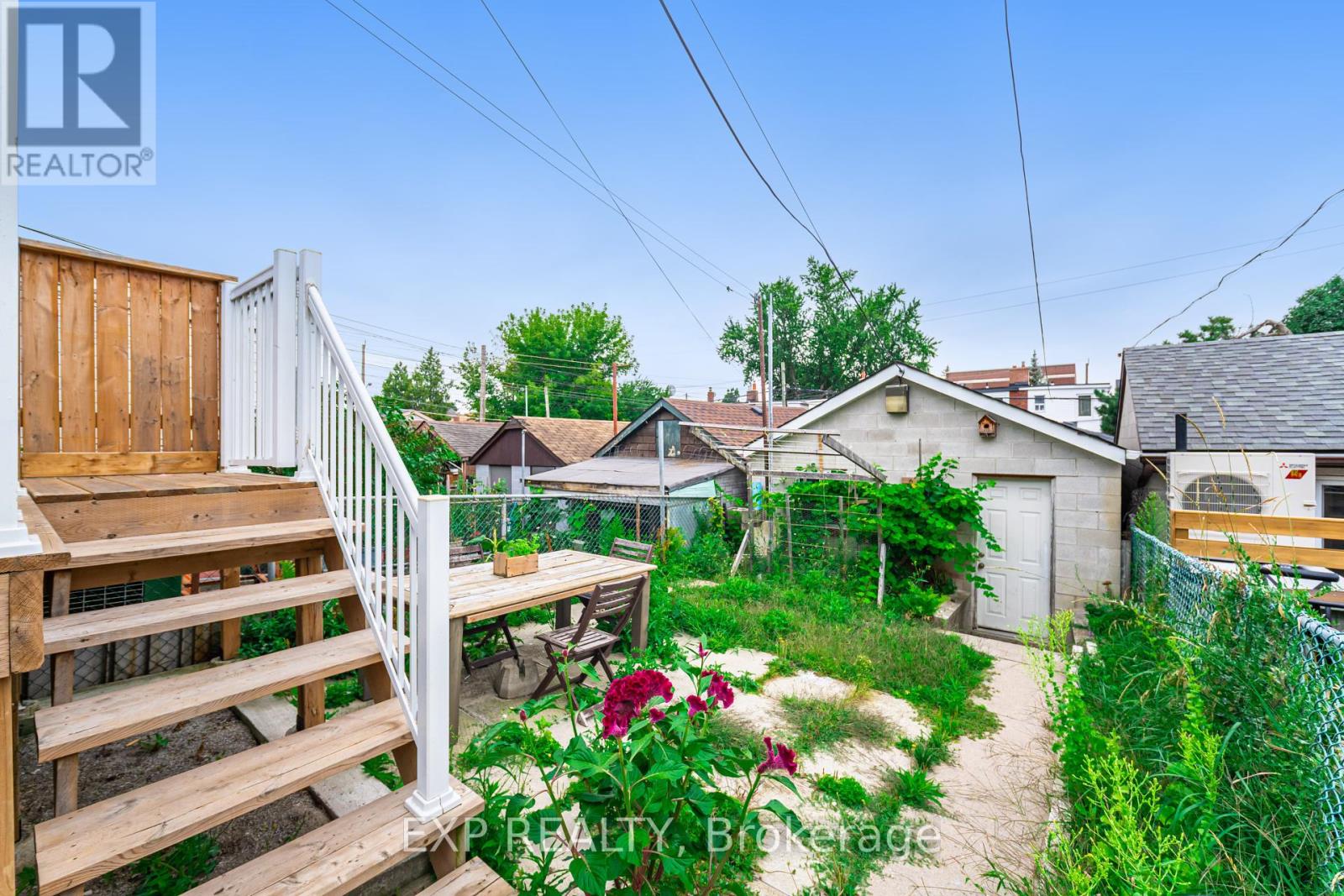 Photo 26 of 214 Silverthorn Avenue, Toronto ON