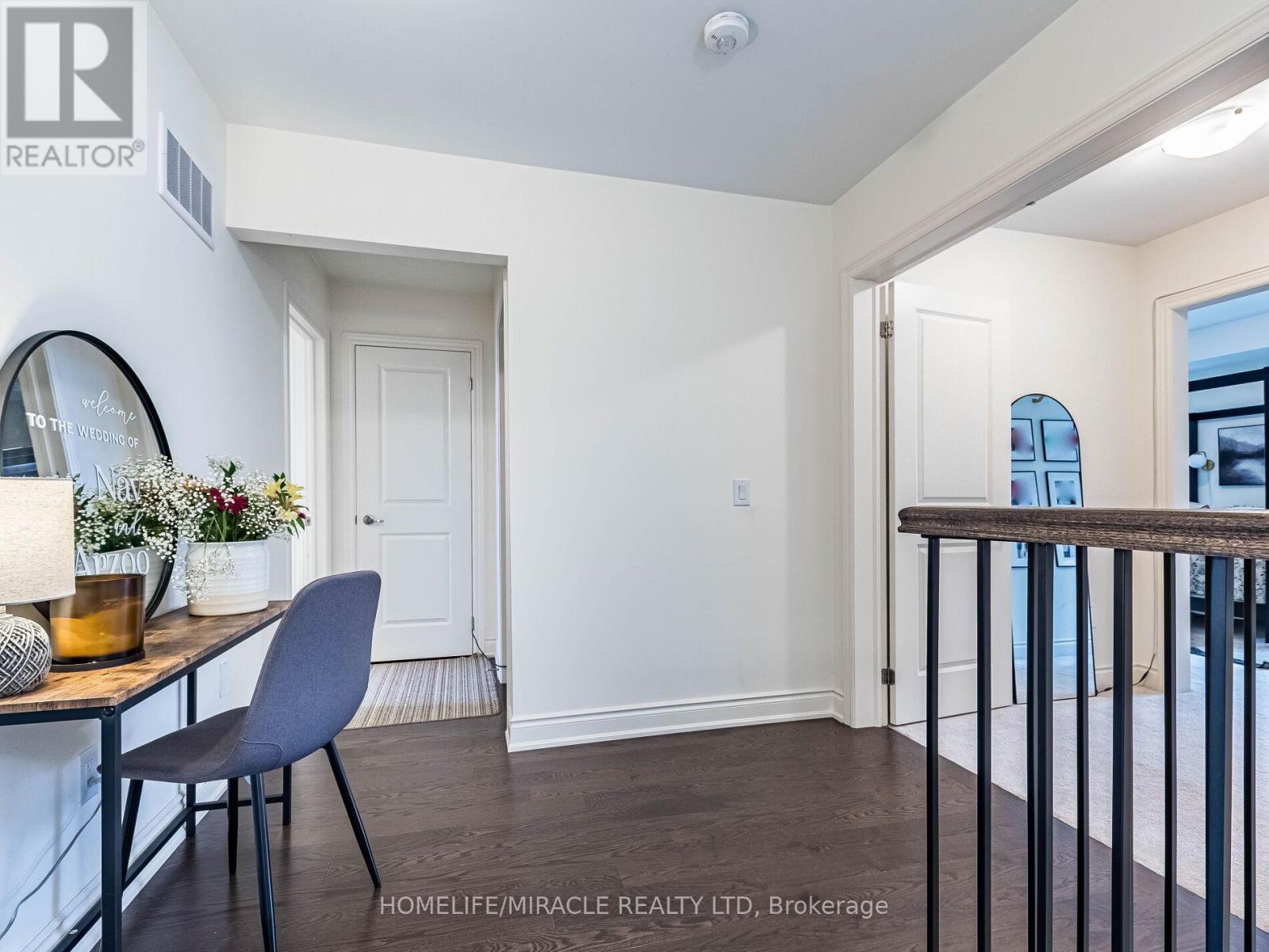 Photo 6 of 25 Kambalda Road, Brampton ON