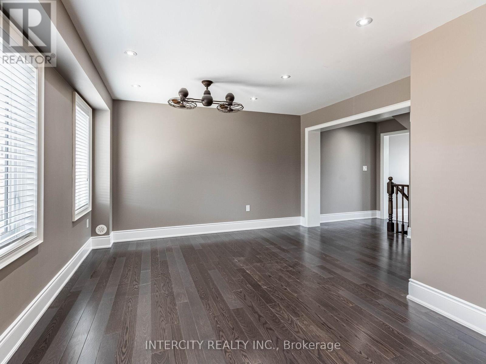 Photo 36 of 21 Vanhorne Close, Brampton ON