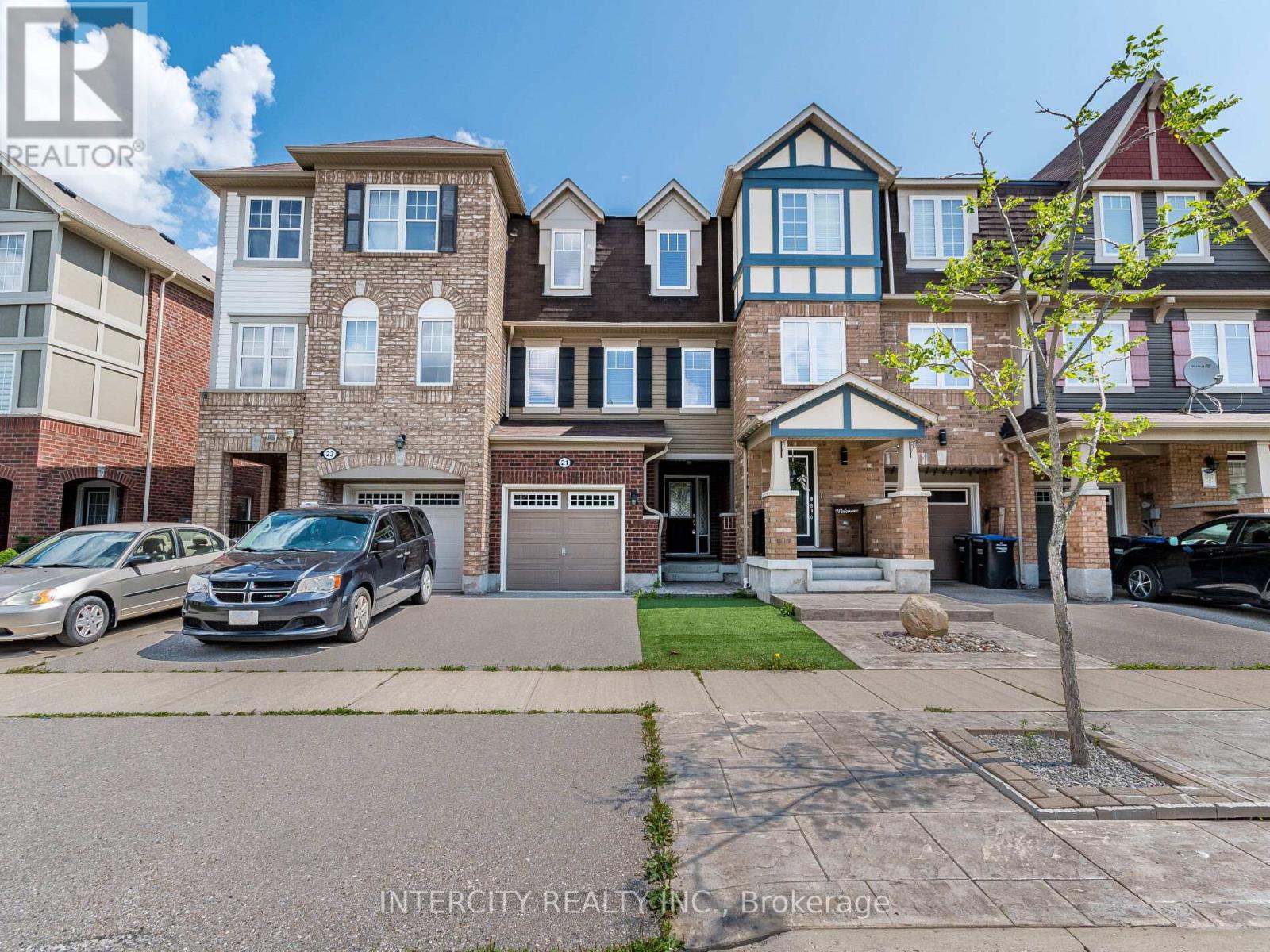 Photo 42 of 21 Vanhorne Close, Brampton ON