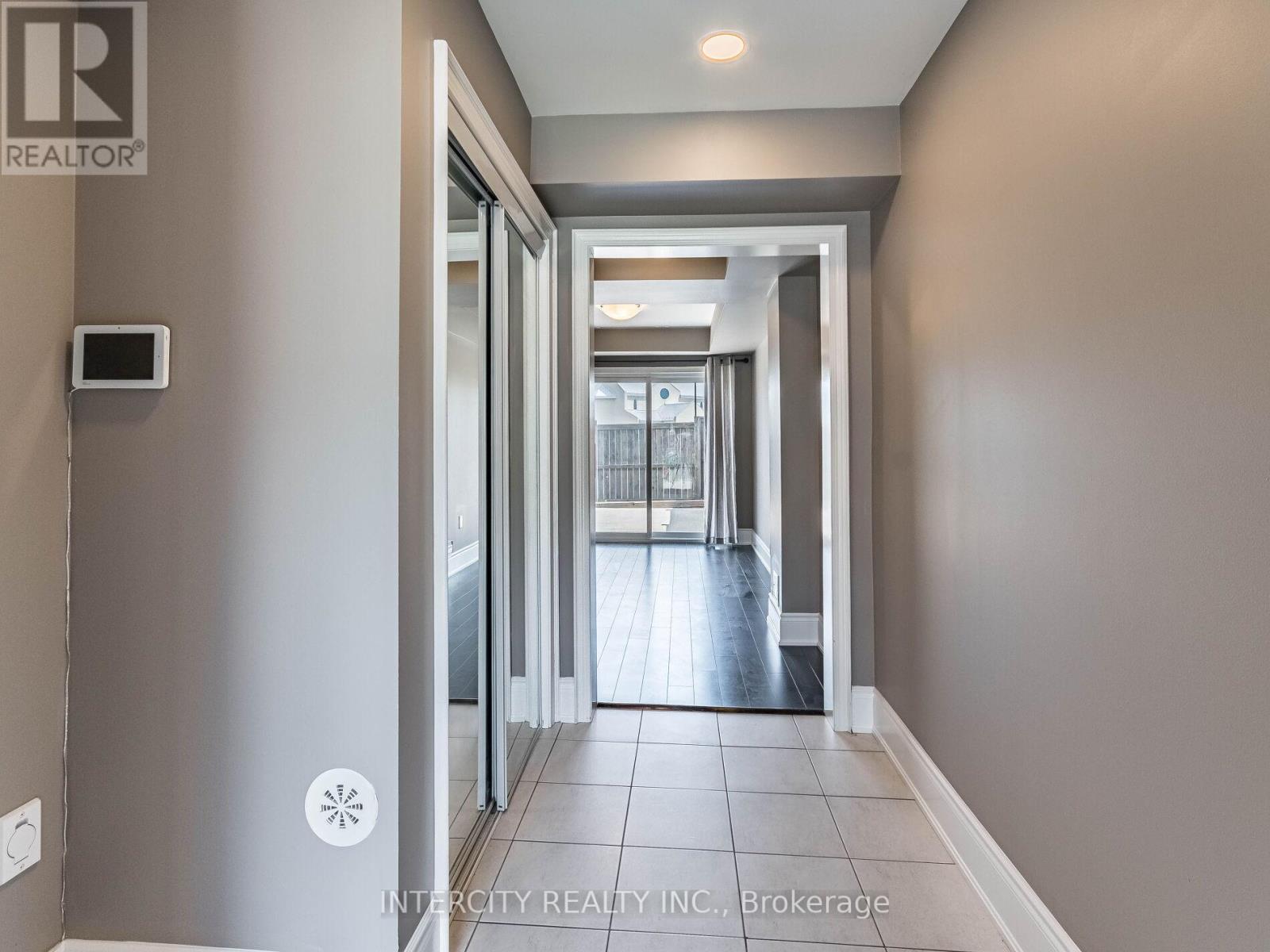 Photo 28 of 21 Vanhorne Close, Brampton ON