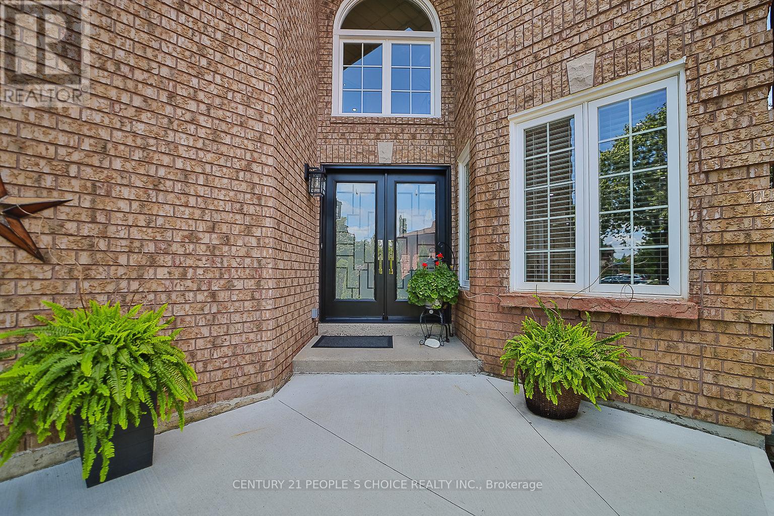 Photo 4 of 3596 Nutcracker Drive, Mississauga ON