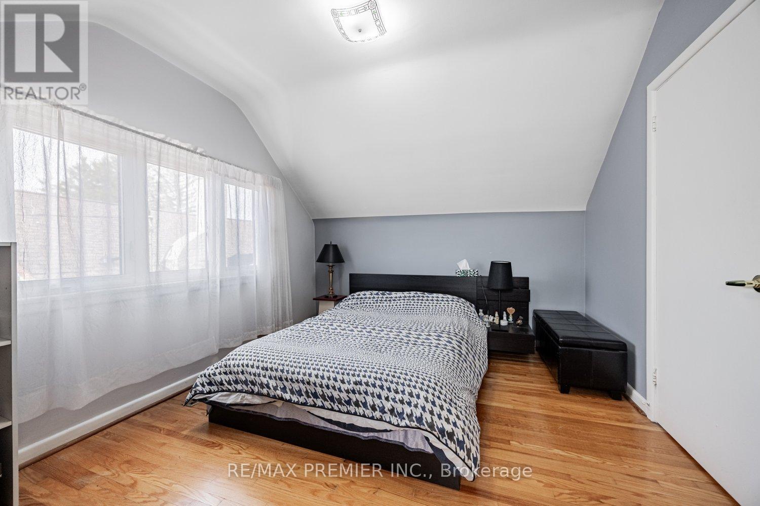 Photo 19 of 32 Genthorn Avenue, Toronto ON