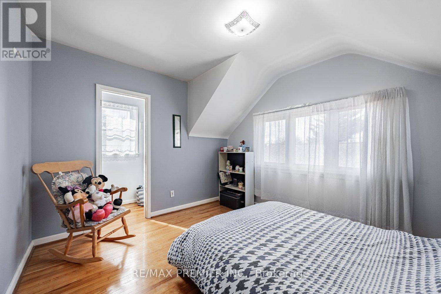 Photo 34 of 32 Genthorn Avenue, Toronto ON