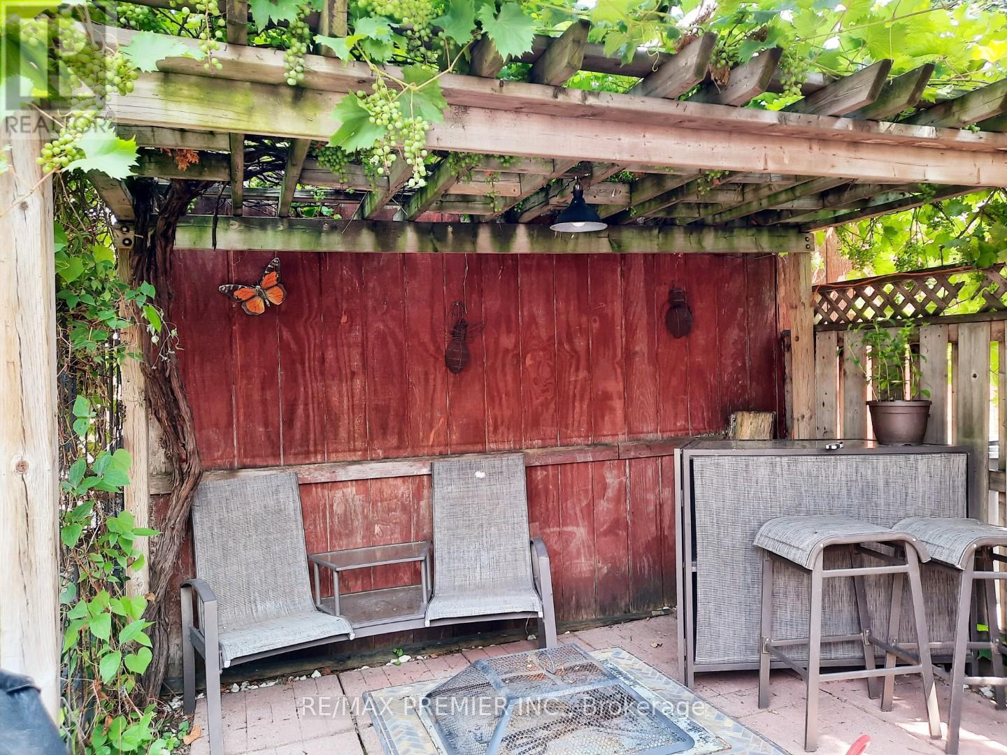 Photo 1 of 32 Genthorn Avenue, Toronto ON