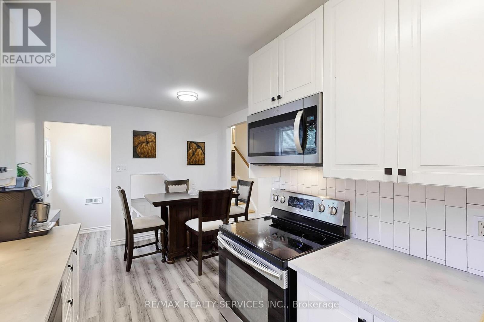 Photo 12 of 10 Minton Place, Brampton ON