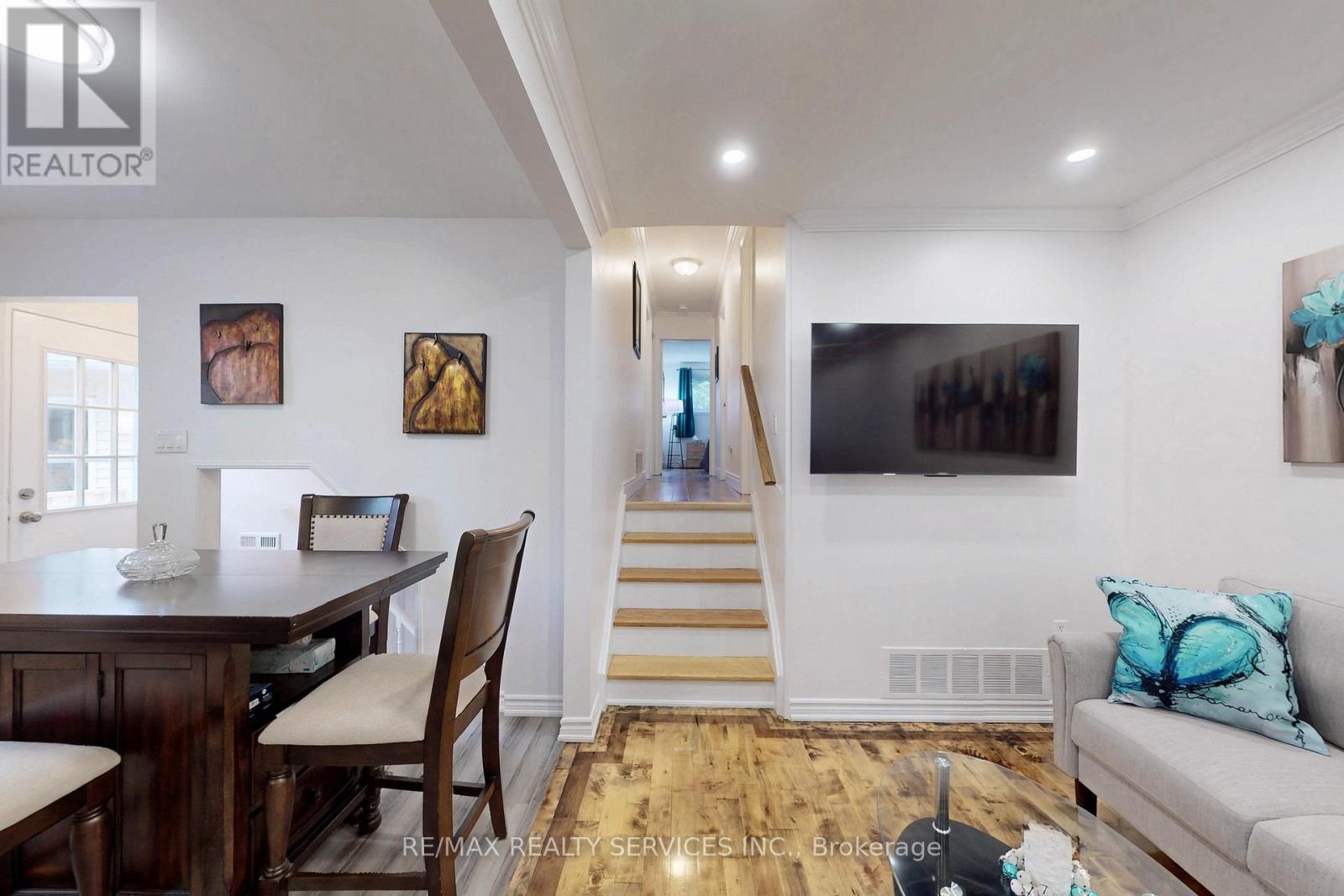 Photo 17 of 10 Minton Place, Brampton ON