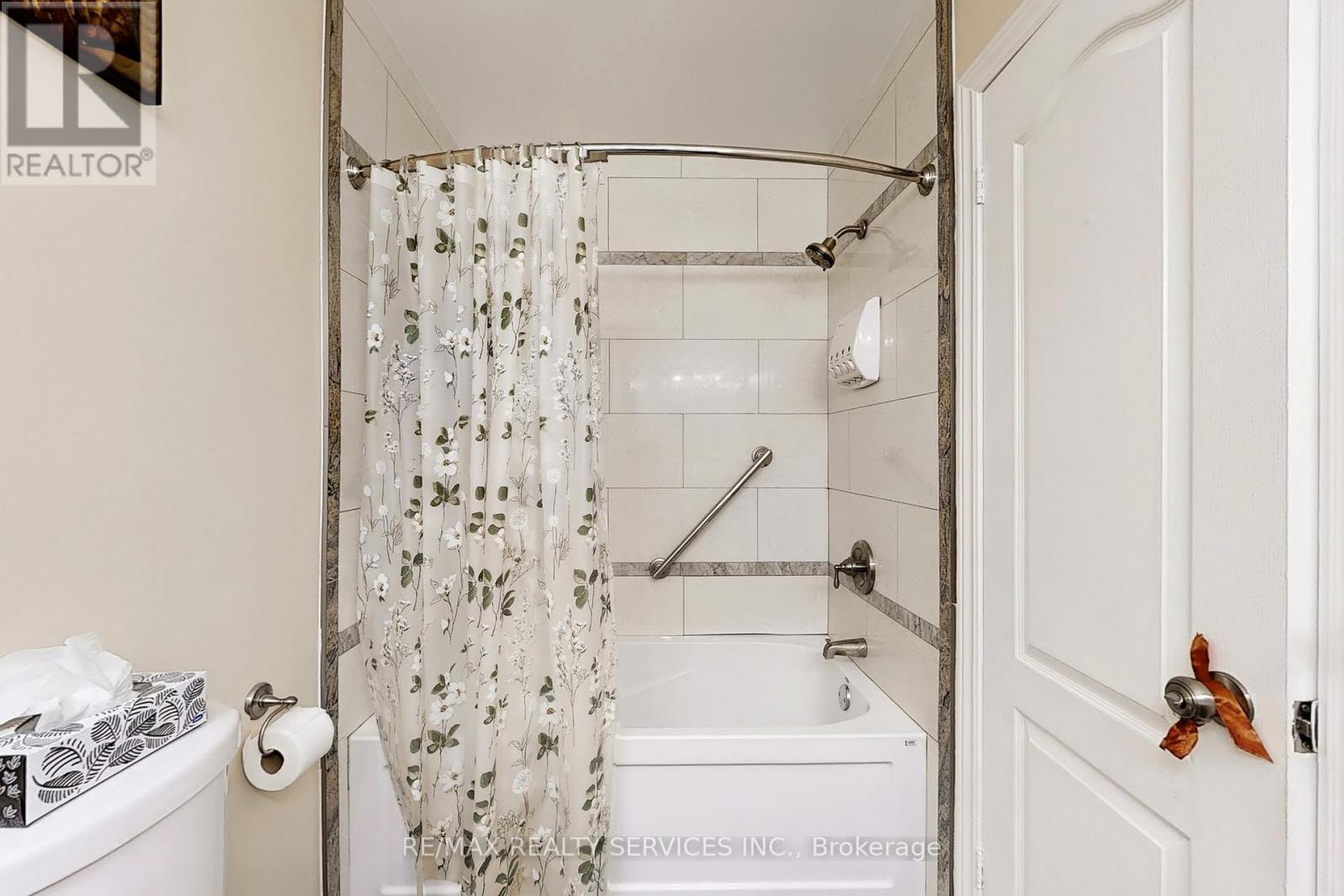 Photo 21 of 10 Minton Place, Brampton ON
