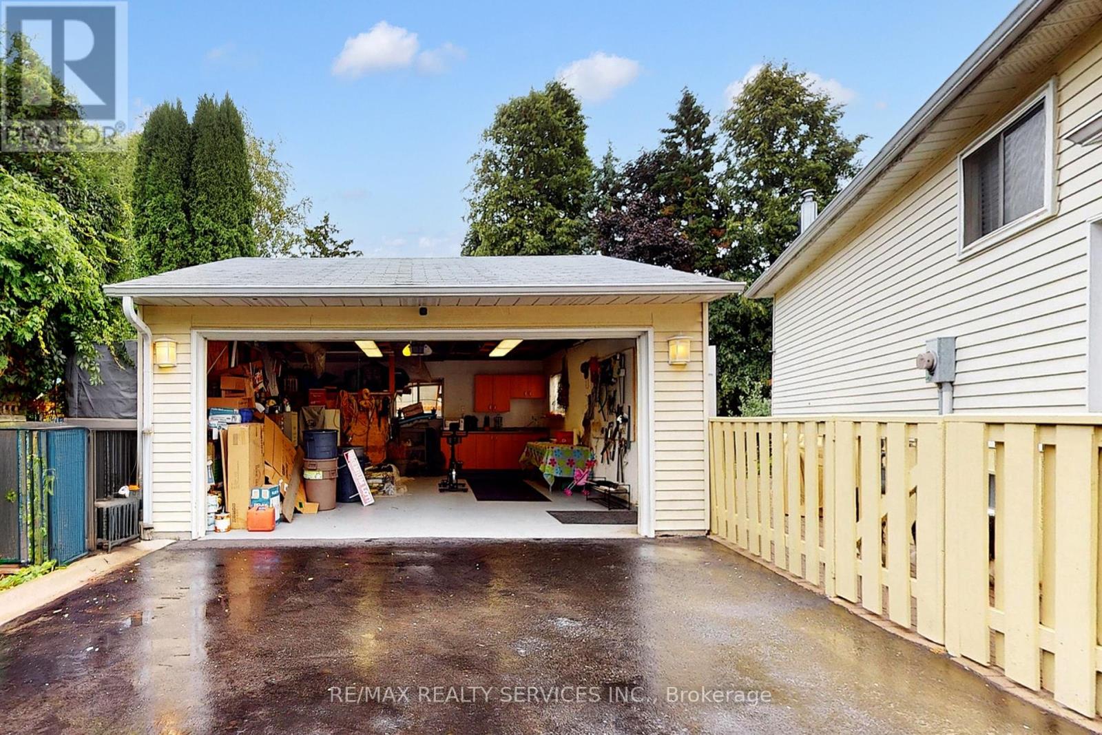 Photo 34 of 10 Minton Place, Brampton ON