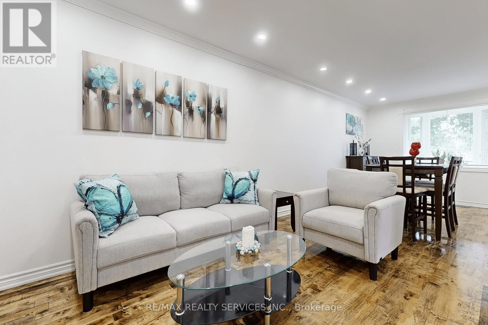 Photo 6 of 10 Minton Place, Brampton ON