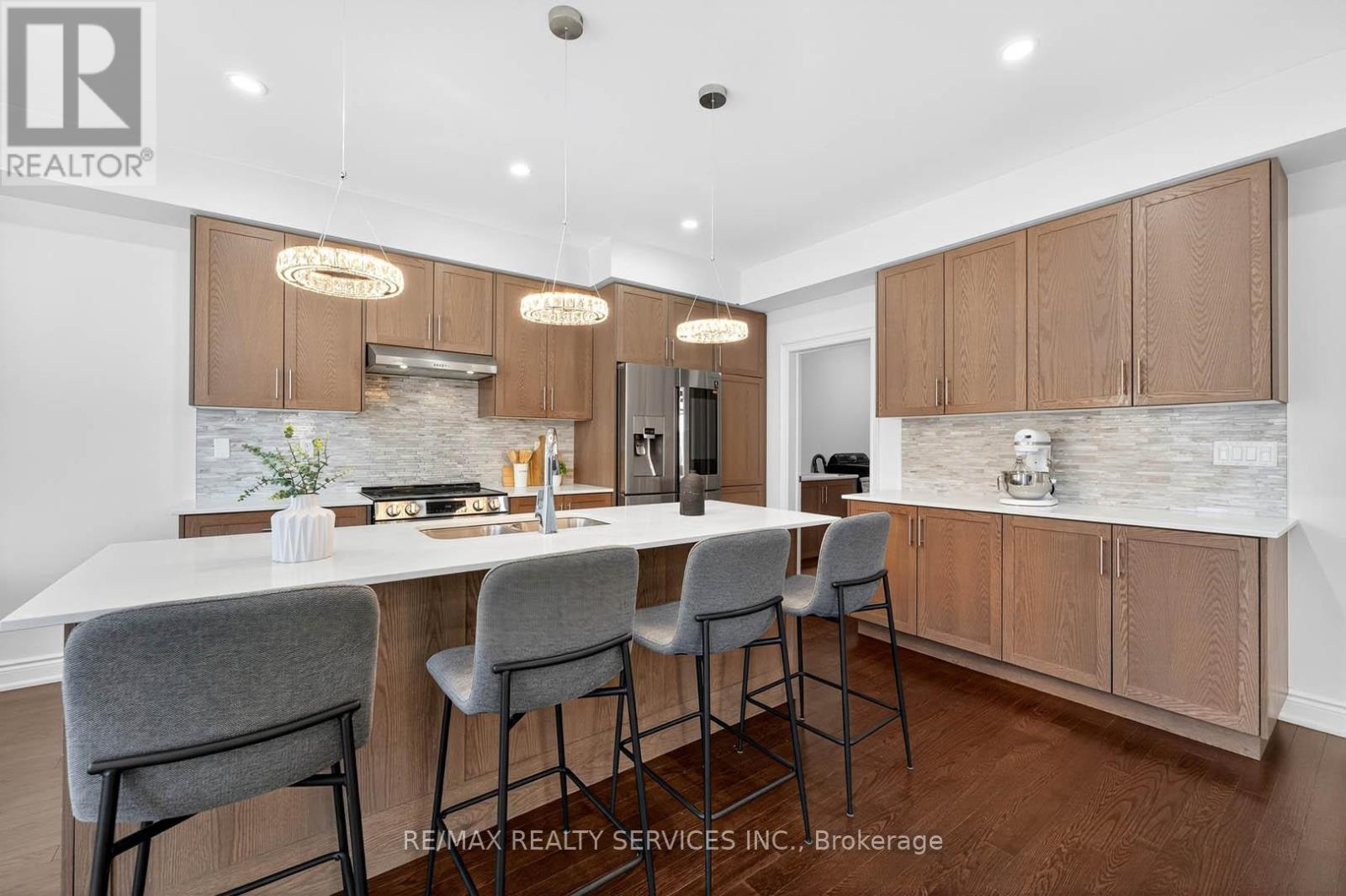 Photo 10 of 16 Workgreen Park Way, Brampton ON