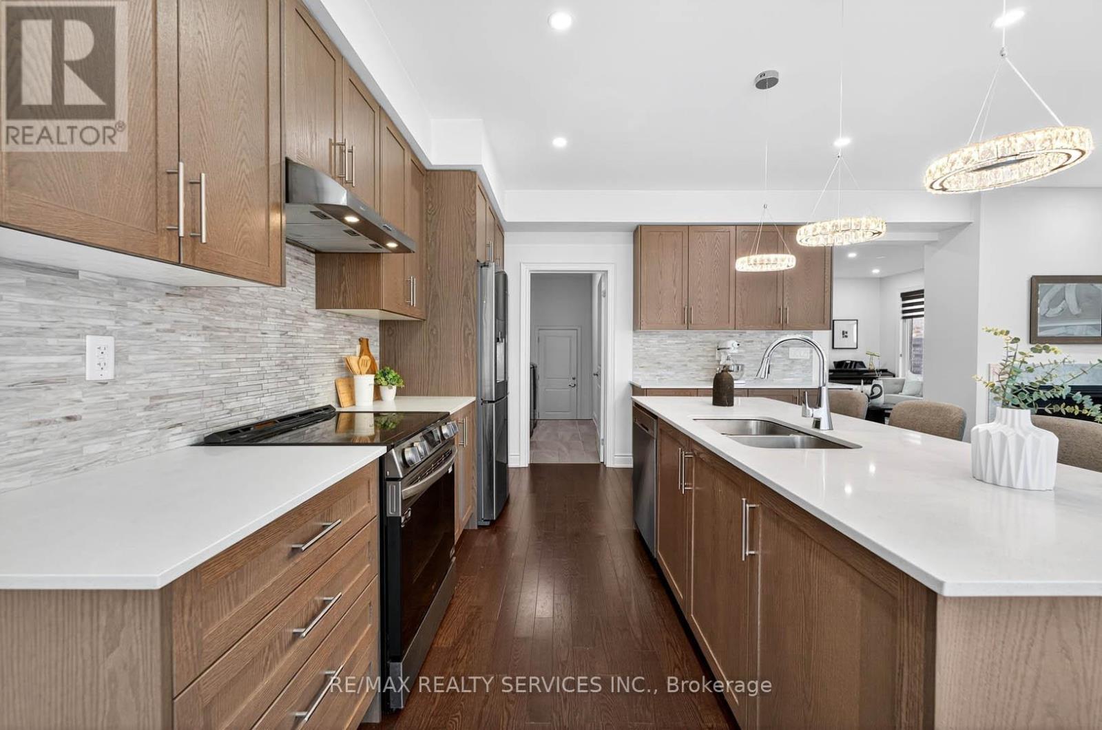 Photo 11 of 16 Workgreen Park Way, Brampton ON