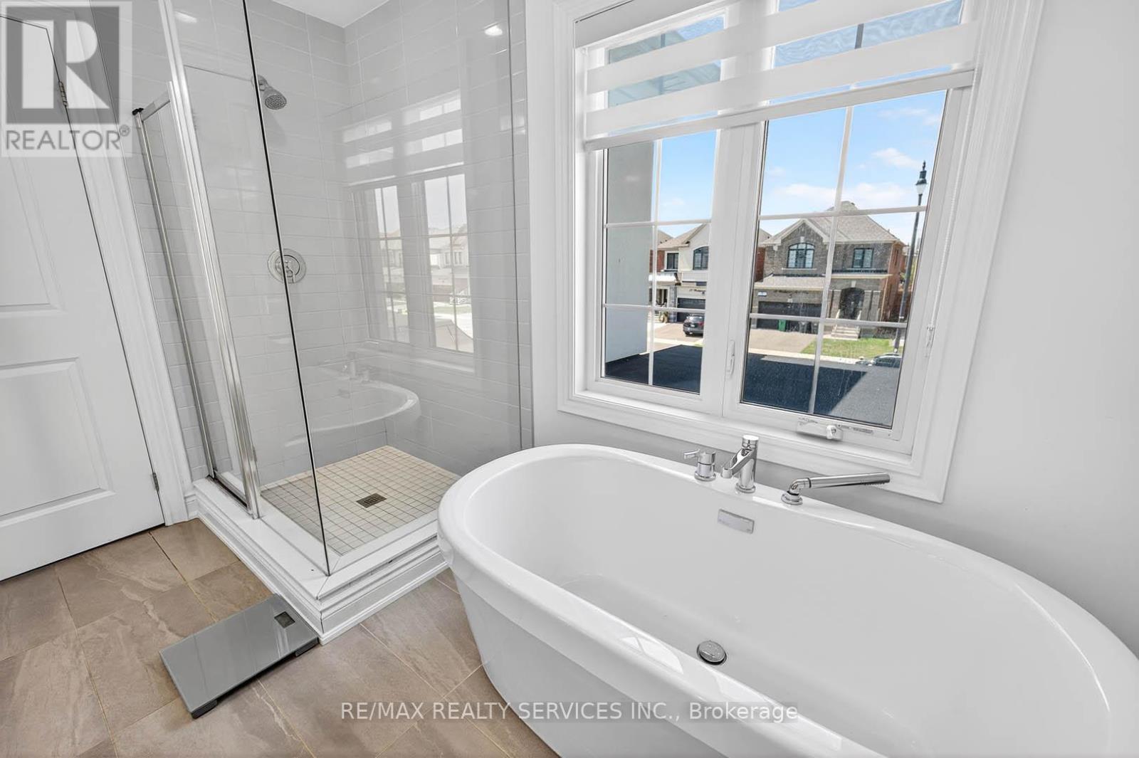 Photo 22 of 16 Workgreen Park Way, Brampton ON