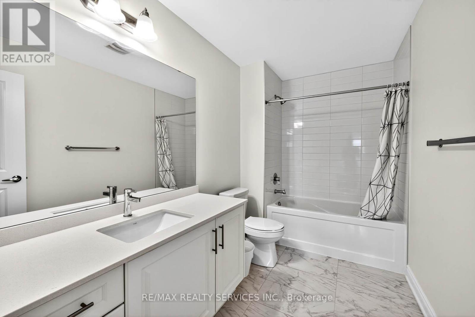 Photo 25 of 16 Workgreen Park Way, Brampton ON