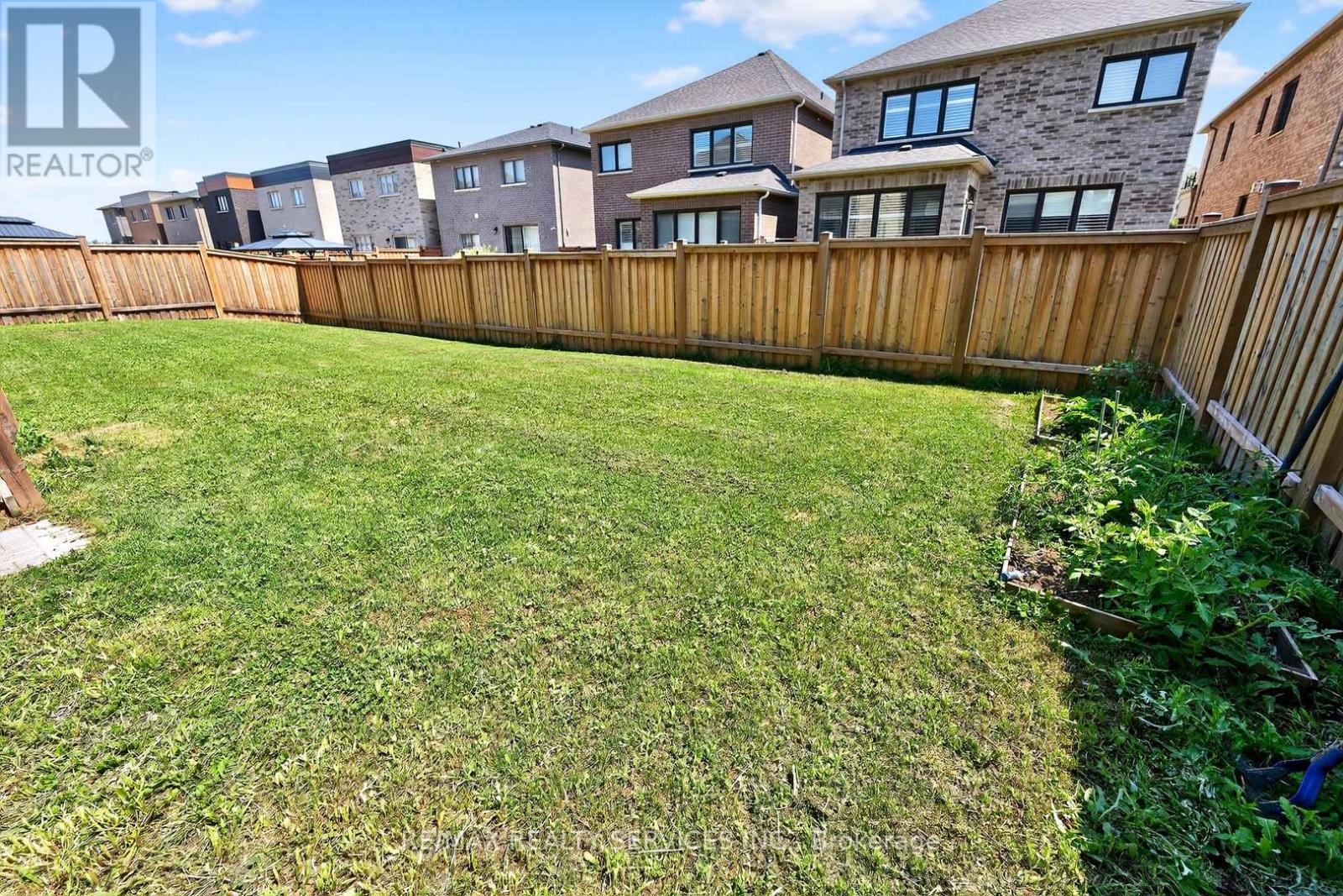 Photo 32 of 16 Workgreen Park Way, Brampton ON