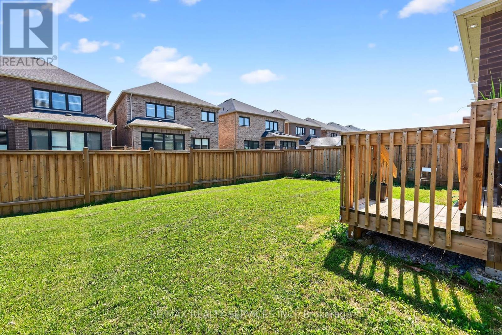 Photo 33 of 16 Workgreen Park Way, Brampton ON